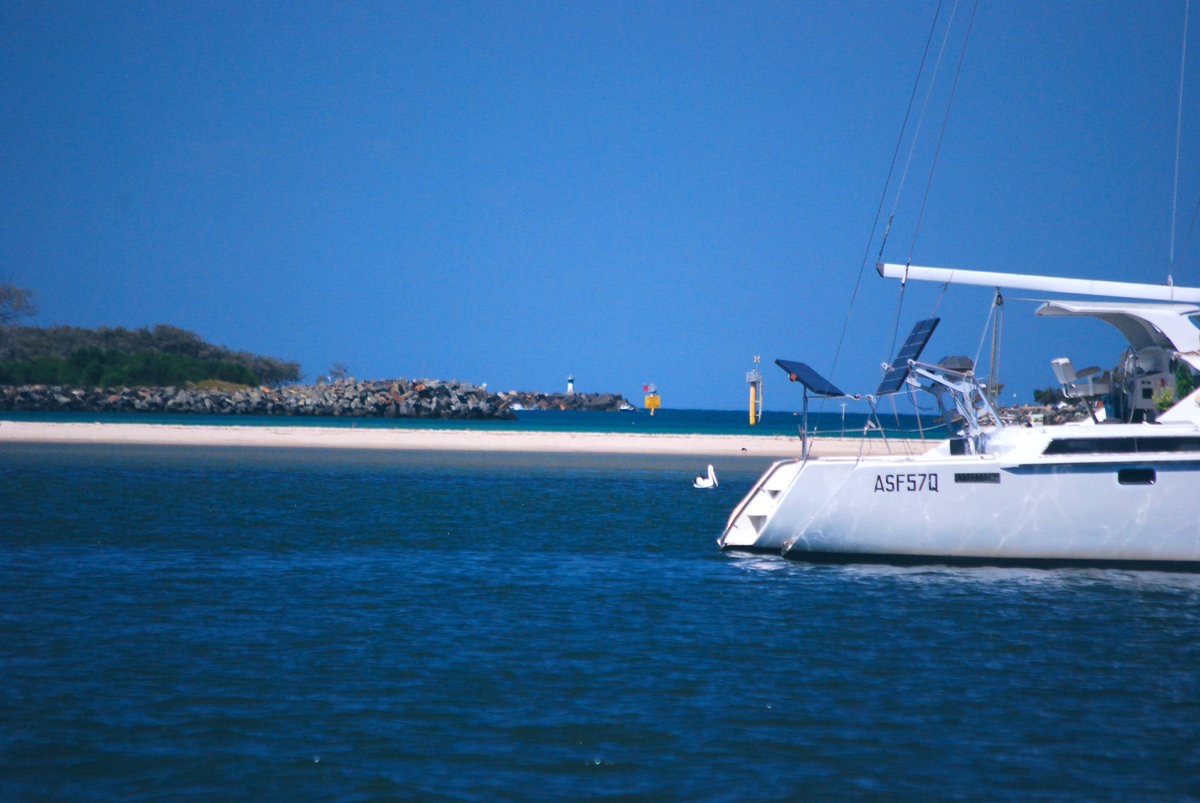 Boat Charter at Wavebreak Island